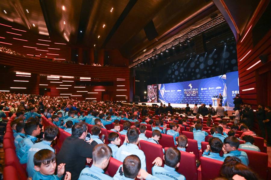 Selçuklu’nun başarısı salona sığmadı 1